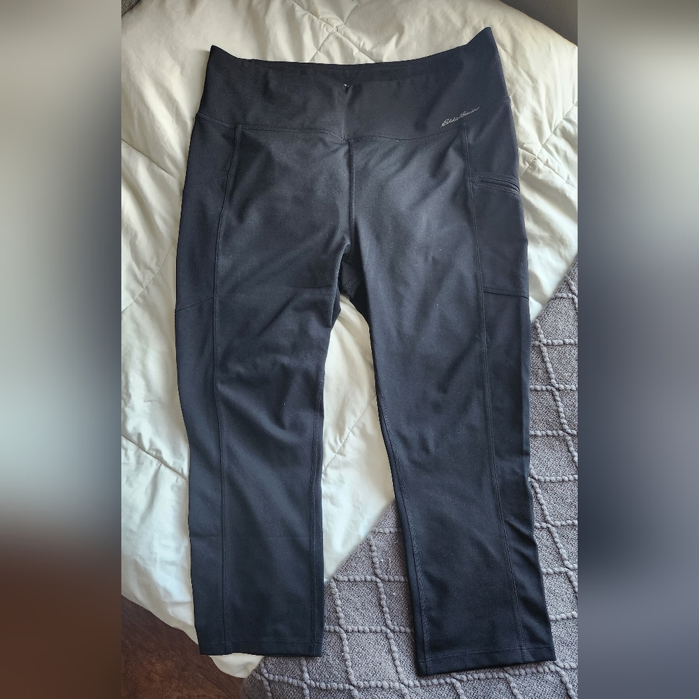 Eddie Bauer Womens Size Large Black Capri Leggings